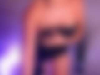 Live cam show with Cupcake-Izzy - Smoking on Camsoda Late Night