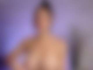 Cupcake-Izzy's Live Sex Cam Show
