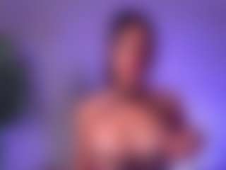 Cupcake-Izzy's Live Sex Cam Show
