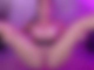Cupcake-Izzy's Live Sex Cam Show
