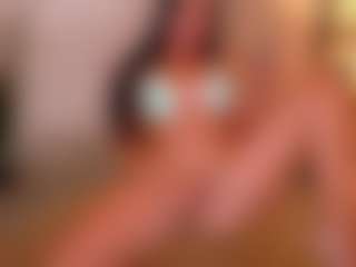 Cupcake-Izzy's Live Sex Cam Show