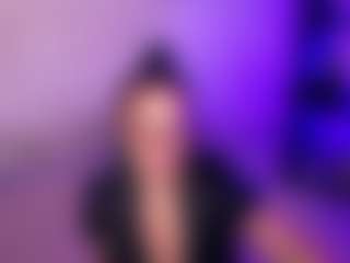 Cupcake-Izzy's Live Sex Cam Show