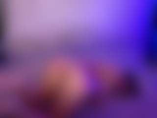 Cupcake-Izzy's Live Sex Cam Show