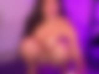 Live cam show with Cupcake-Izzy - Pornstar Ebony on SxyPornLive