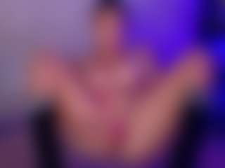 Cupcake-Izzy's Live Sex Cam Show