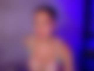 Cupcake-Izzy's Live Sex Cam Show