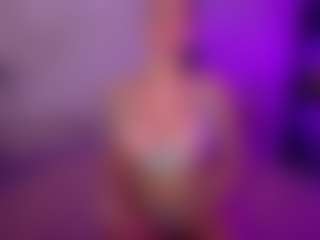 Live cam show with Cupcake-Izzy - Young Adult on Hubzter Live