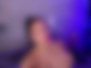 Cupcake-Izzy's Live Sex Cam Show