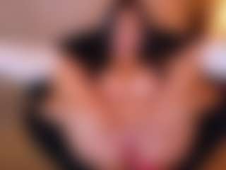 Cupcake-Izzy's Live Sex Cam Show