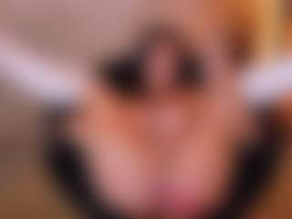 Cupcake-Izzy's Live Sex Cam Show