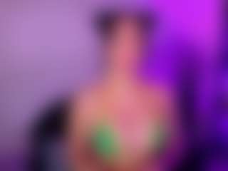 Cupcake-Izzy's Live Sex Cam Show