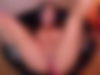 Cupcake-Izzy's Live Sex Cam Show
