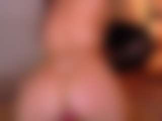Cupcake-Izzy's Live Sex Cam Show