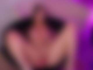 Cupcake-Izzy's Live Sex Cam Show