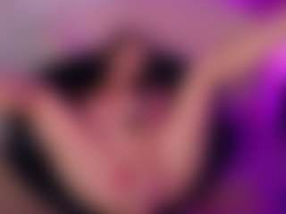Cupcake-Izzy's Live Sex Cam Show