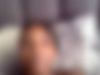 Эротическая трансляция с currentsea — Ebony Shaved Pussy на Camsoda