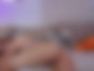 Live cam show with CutieBetty - Thin on Camsoda