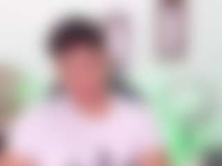 Yoximanuelmartz's Live Sex Cam Show