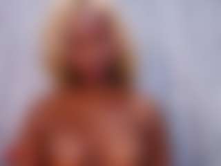 Live cam show with ABBYY-TAYLOR - Deepthroat on Soda Cam