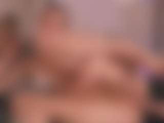 Live cam show with ElsieBlow - Hairy Pussy on AdultVida.com