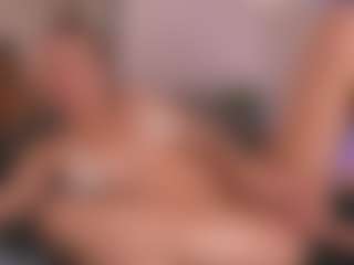 Live cam show with ElsieBlow - Cum on Stripli.com