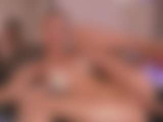 Live cam show with ElsieBlow - Dildo on luckytryst.com