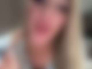 serenamask's Live Sex Cam Show