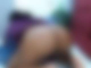 Live cam show with Bellah247 - Squirt on Camsoda