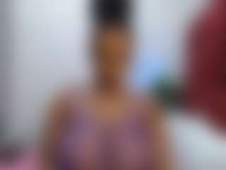 Live cam show with Bellah247 - Fingering on CamClone