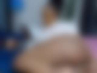 Live cam show with Bellah247 - Fingering on Camsoda