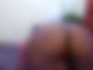 Live cam show with Bellah247 - Handjob on Gym Cam Girls