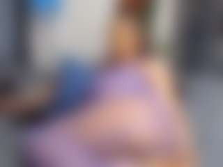 Live cam show with Bellah247 - Teen (18+) on Camsoda