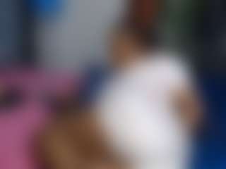 Live-Cam-Show mit Bellah247 - Big Ass auf Camsoda