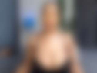 Live cam show with Bellah247 - Striptease on galaxygirlnitro.com