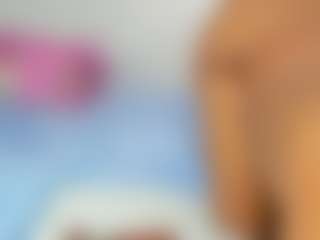 Live cam show with Bellah247 - Ebony Teen (18+) on 1on1-livenow