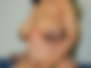 Live cam show with Bellah247 - Deepthroat on xplaylive.com