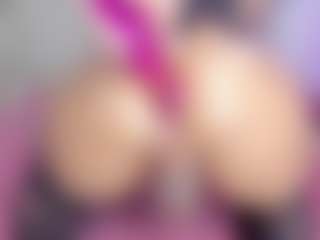 Live cam show with khloe queen - Black Hair on Camsoda