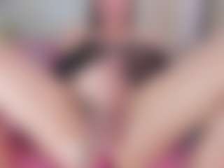 Spettacolo in cam dal vivo con khloe queen - Big Balls su Camsoda