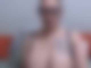 Live cam show with SEXYPRADAxx11 - Middle Aged on Camsoda