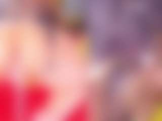 Live cam show with Theresa - Shaved Pussy on Camming Site