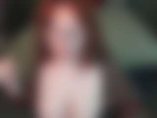 Live cam show with elliecoy - BBW on Stripli.com