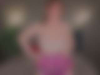 Live cam show with elliecoy - Brown Eyes on madthumbs