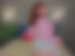 Live cam show with elliecoy - Striptease on AdultVida.com