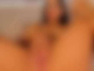 Live cam show with Celeste Evanns - Suck on Camsoda