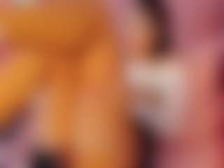 Live cam show with Celeste Evanns - Skinny on Camsoda