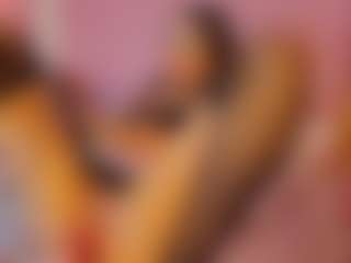 Live cam show with Celeste Evanns - Glasses on AdultVida.com