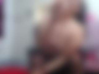 Live cam show with SolVegaNaciente - Middle Aged on Cam Slut