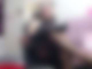 Live cam show with SolVegaNaciente - Middle Aged on live.xheat.ai
