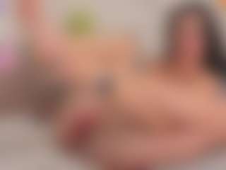 Live cam show with Gigi - Fingering on Camsoda