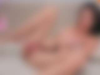 Live cam show with Gigi - Ride on Camsoda